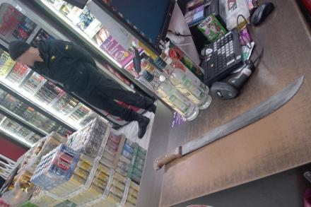 Мачете, розочка, грабёж, пожар и просто неадекват Мачете, розочка, грабёж, пожар и просто неадекват